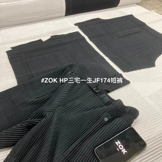 ZOK / 이세이미야케 옴므플리세 쇼츠 . 미야케 히사히 HPSS23JF174 퓨어컬러 플리츠 반바지