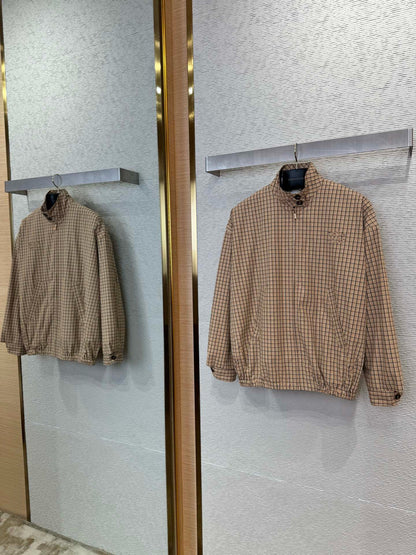 체인2호 / MIUMIU 로고 패치 폴라로이드 코트