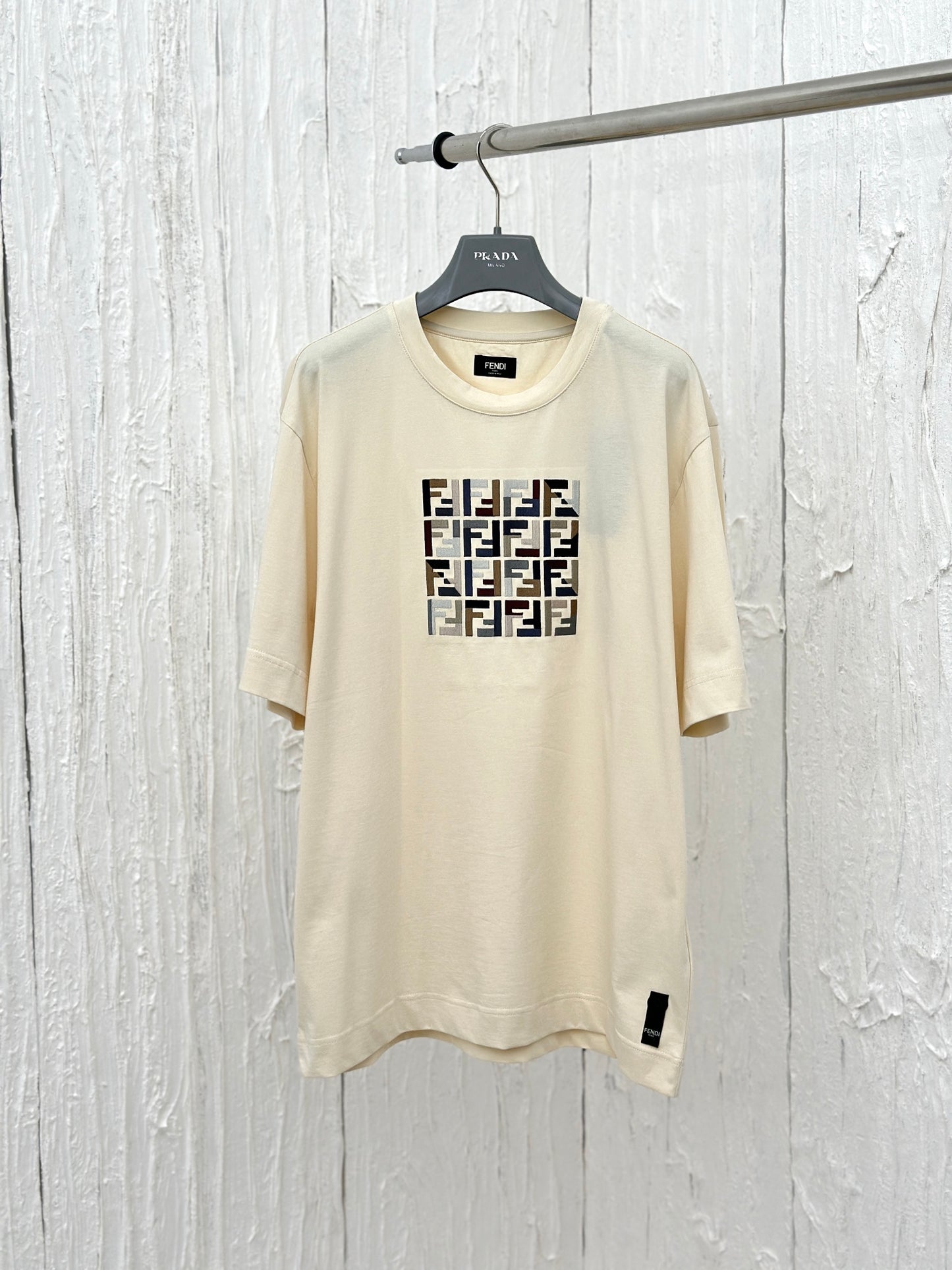 체인2호 / 펜디24 봄·여름 신상 칠석 한정 라인 면 반팔 티셔츠