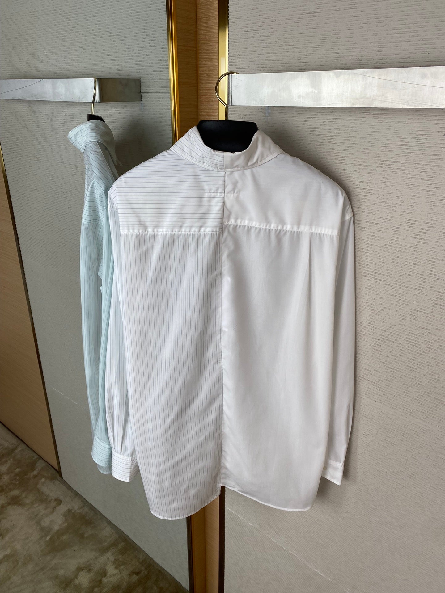 체인2호 / 마르지엘라 프린트 터틀넥 셔츠