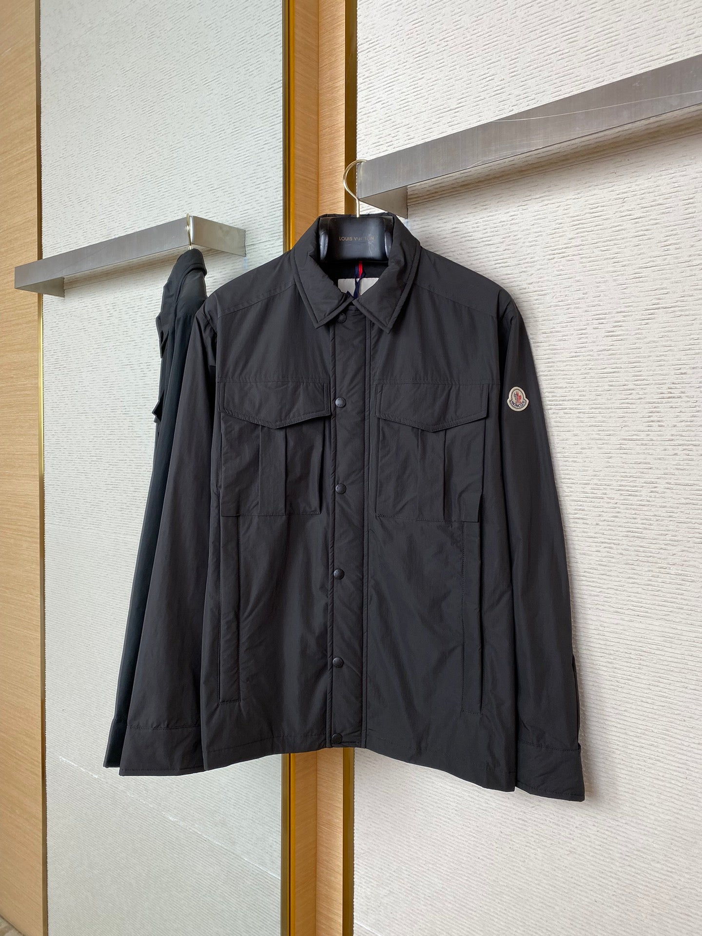 체인2호 / MONCLER 입마개 로고 코트