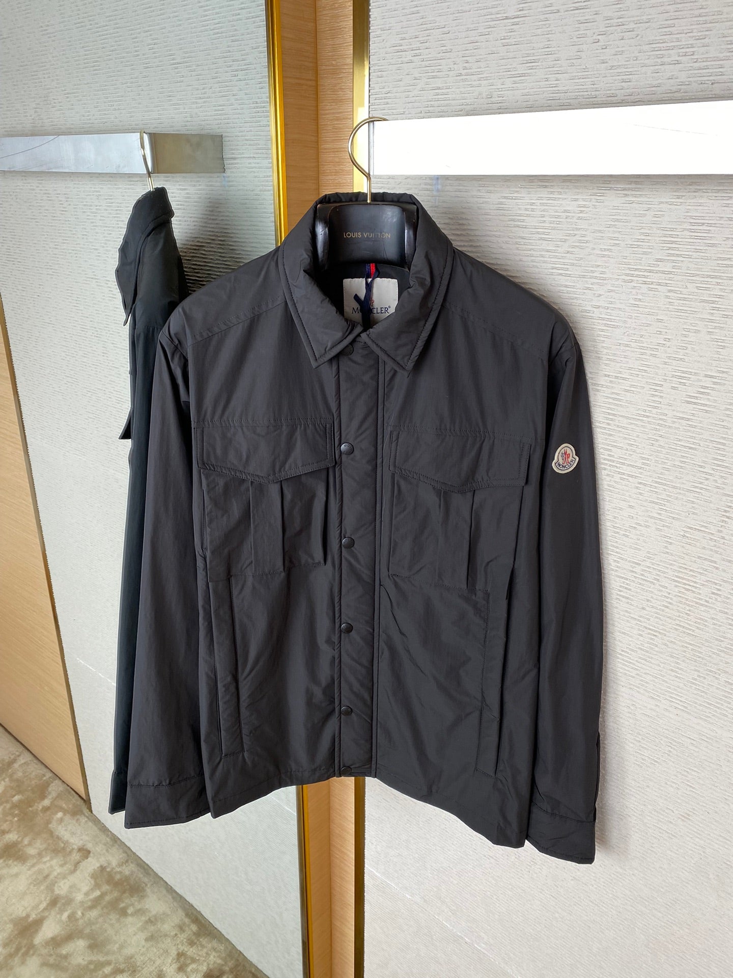 체인2호 / MONCLER 입마개 로고 코트