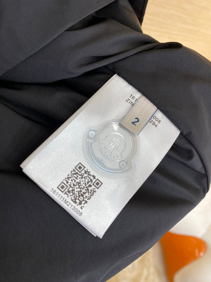 체인2호 / MONCLER 입마개 로고 코트