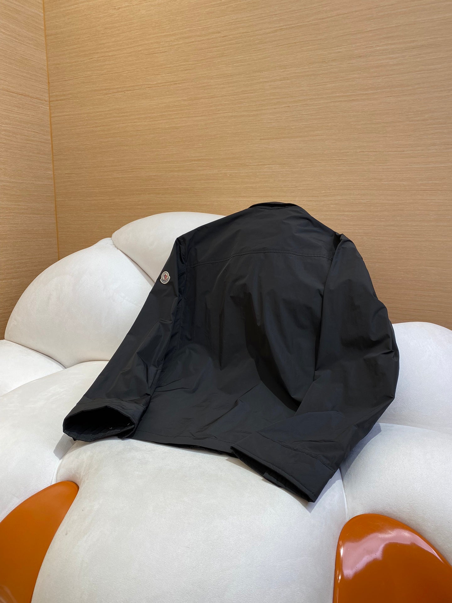 체인2호 / MONCLER 입마개 로고 코트