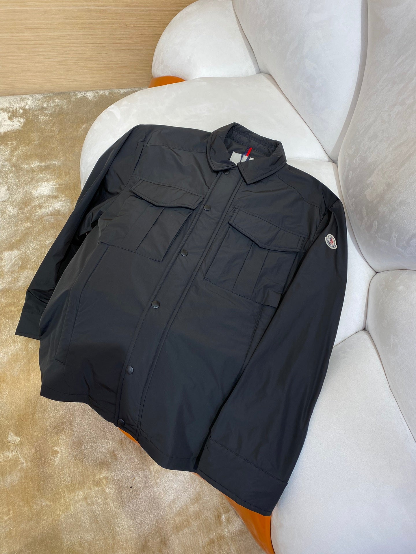 체인2호 / MONCLER 입마개 로고 코트
