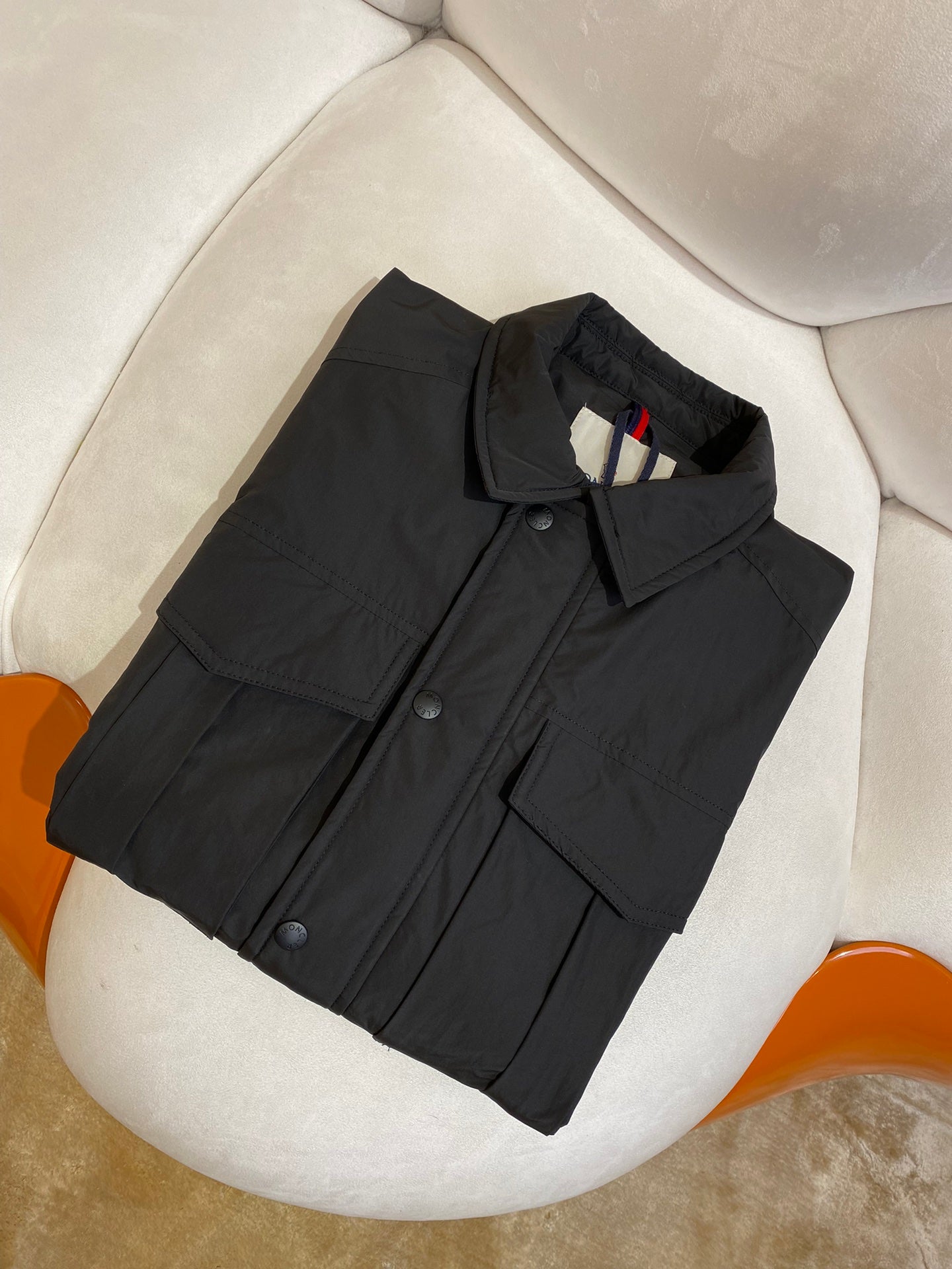 체인2호 / MONCLER 입마개 로고 코트