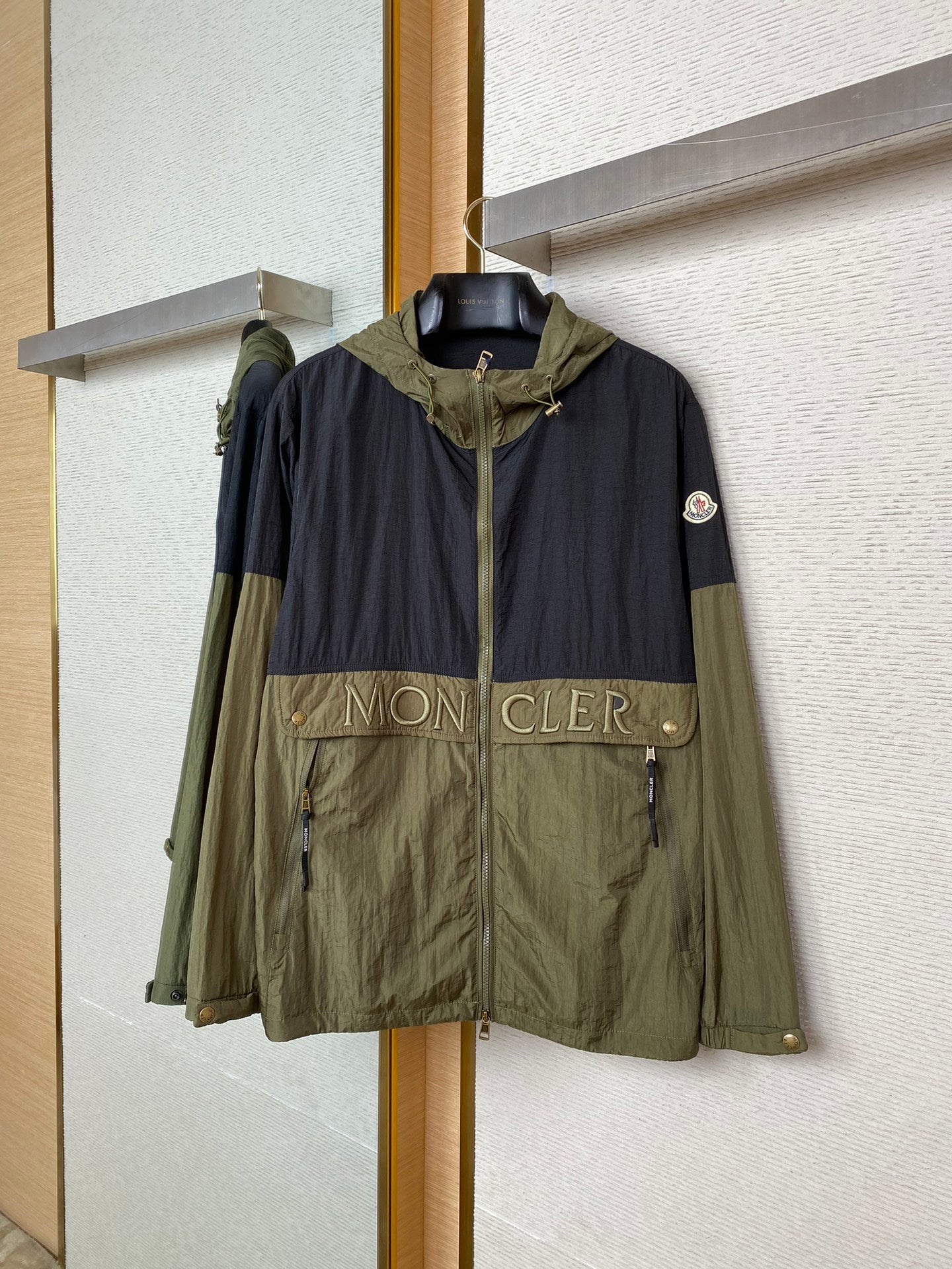 체인2호 / MONCLER 입마개 로고 후드 코트