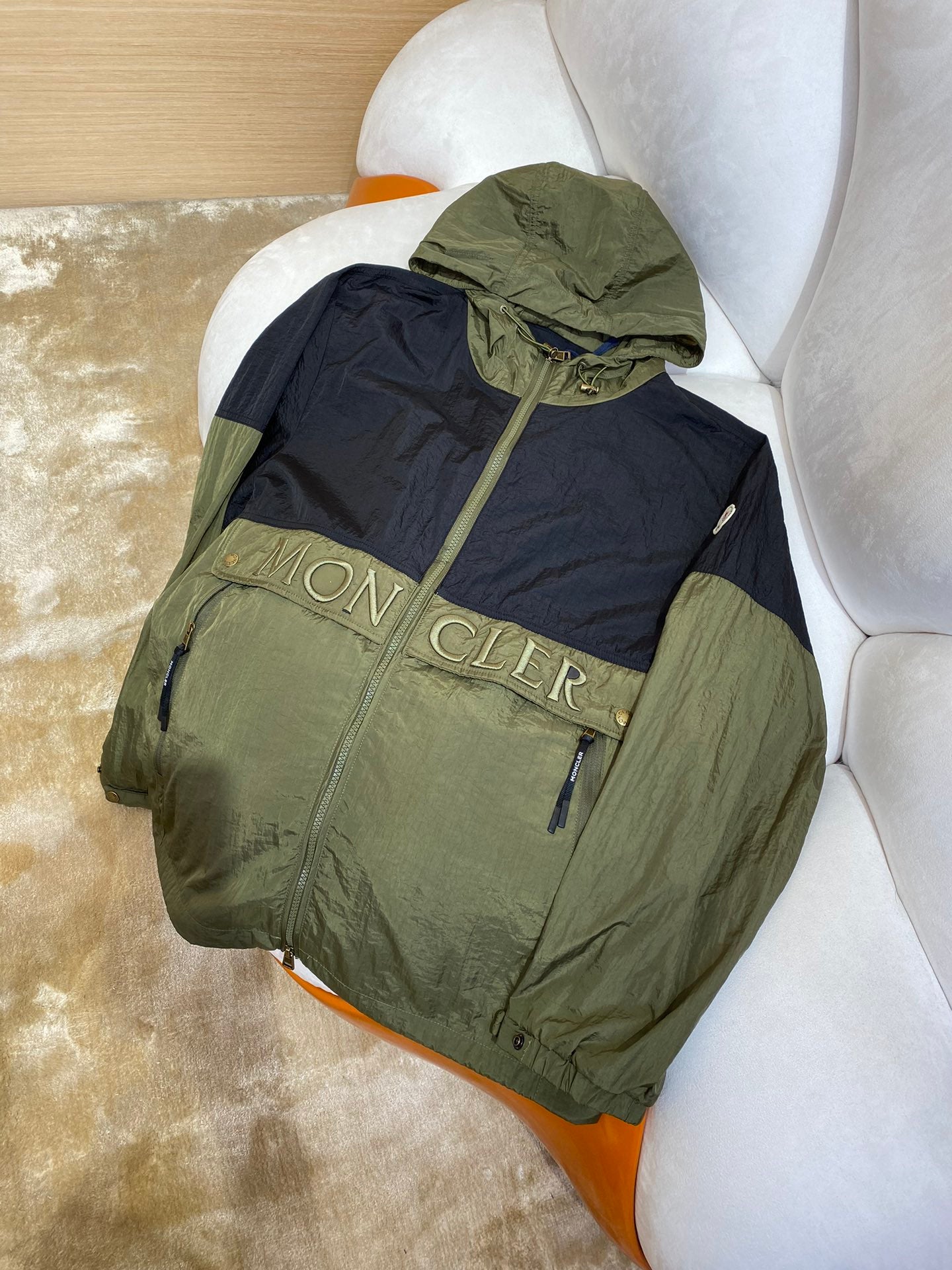 체인2호 / MONCLER 입마개 로고 후드 코트