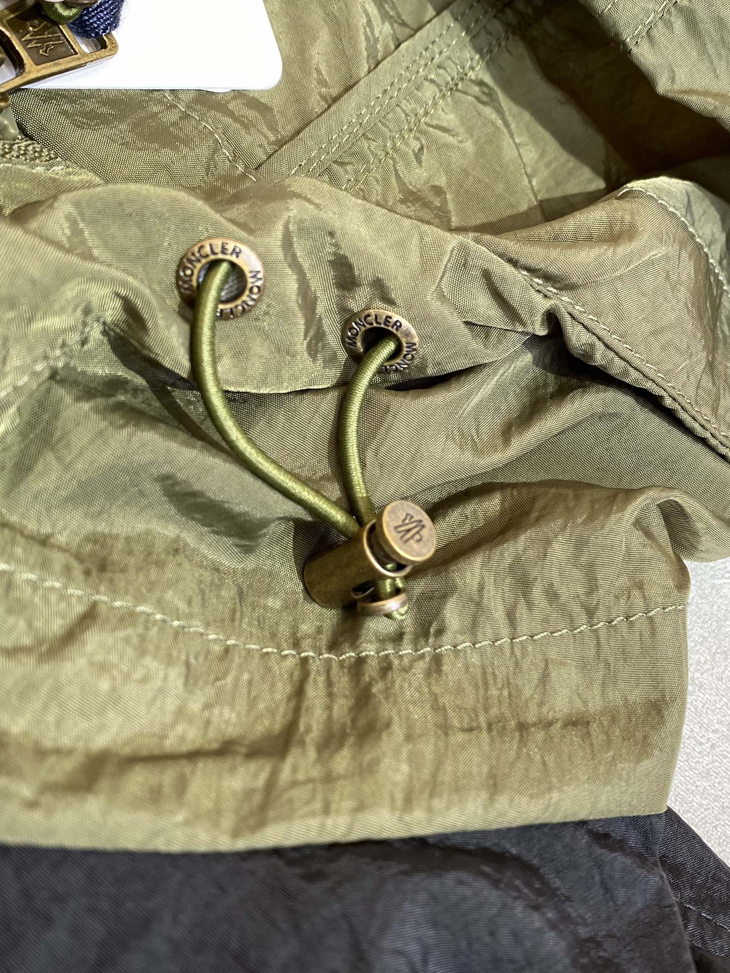 체인2호 / MONCLER 입마개 로고 후드 코트