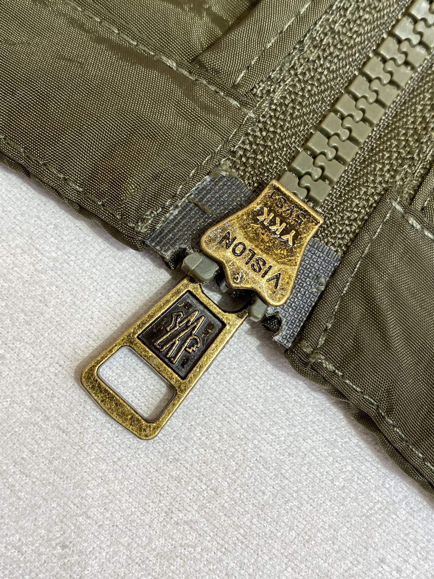 체인2호 / MONCLER 입마개 로고 후드 코트