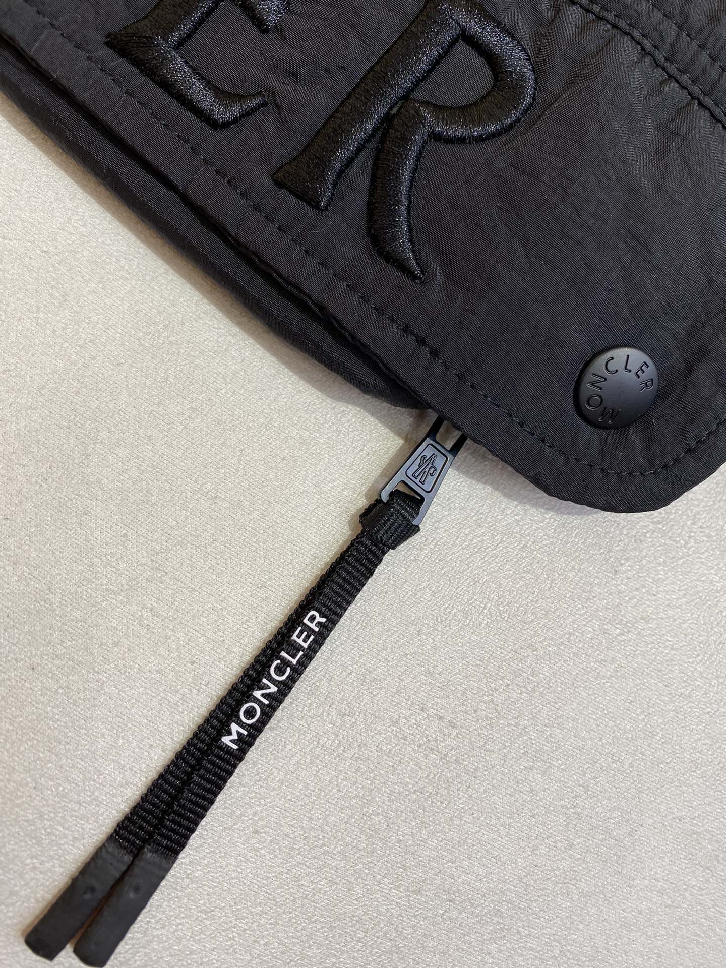 체인2호 /MONCLER 입마개 로고 후드 코트