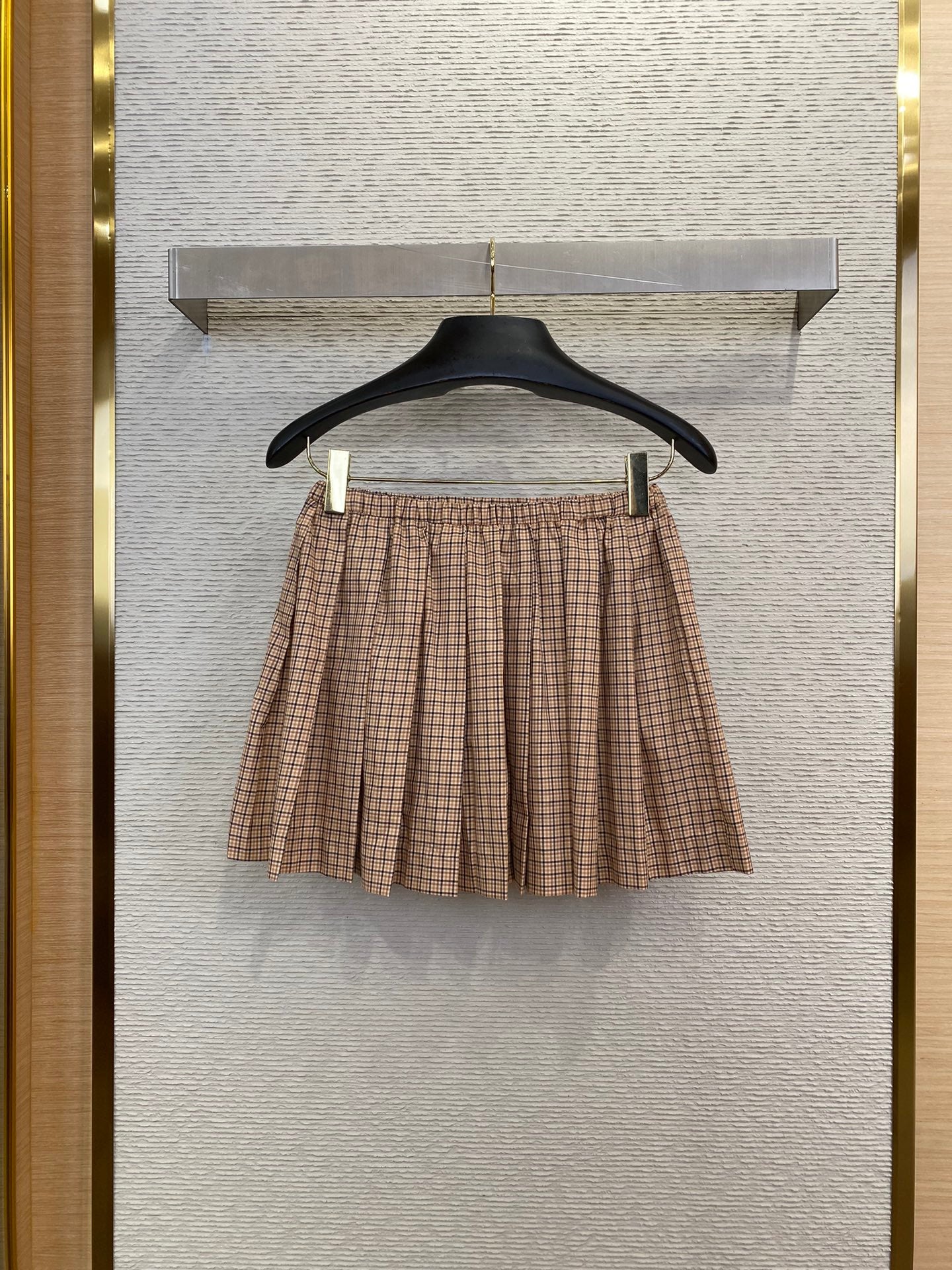 체인2호 / MIUMIU 자수 플리츠 스커트