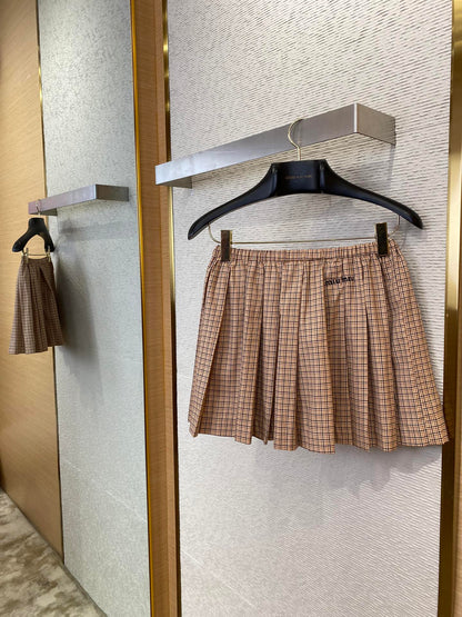 체인2호 / MIUMIU 자수 플리츠 스커트