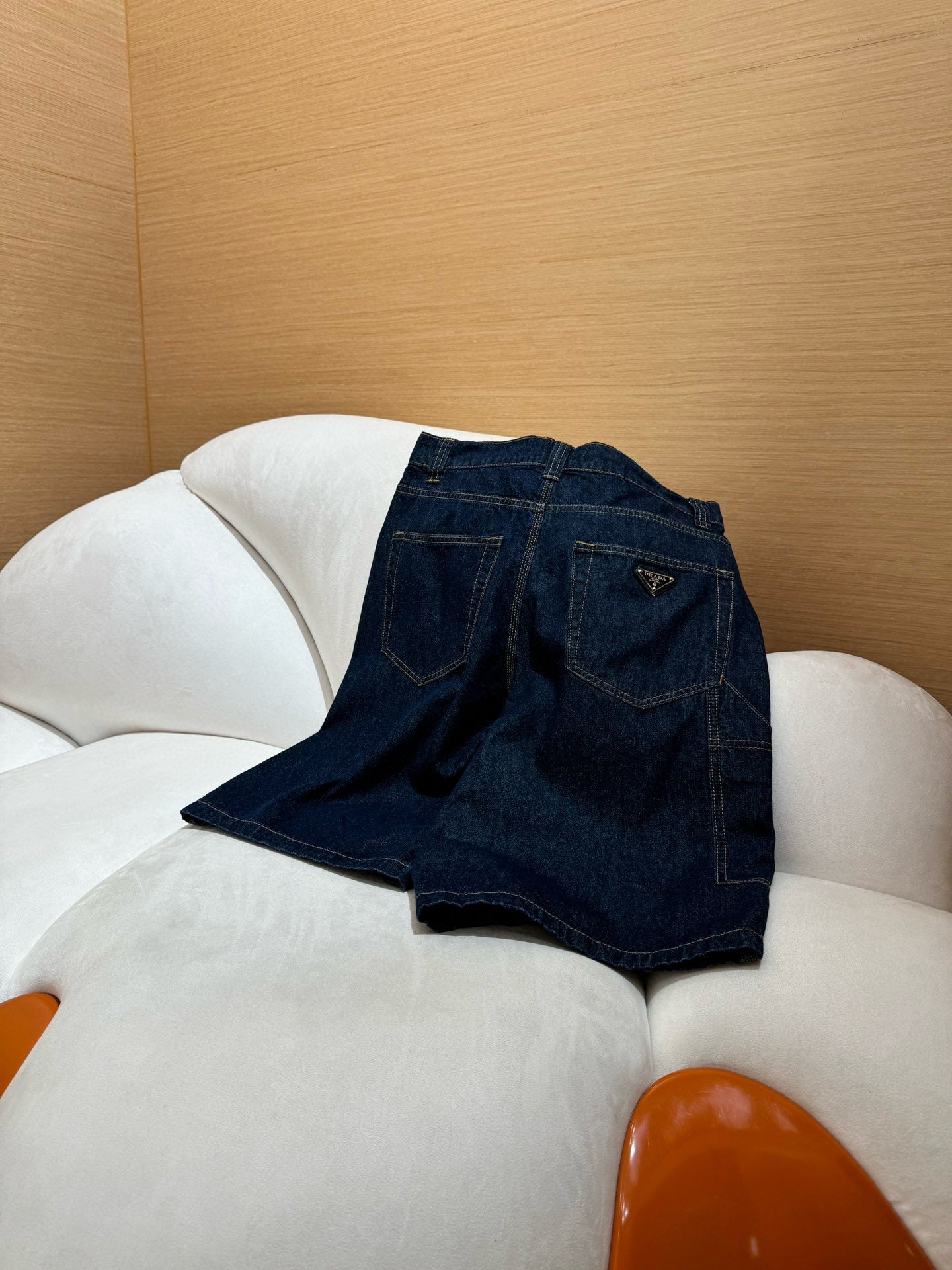 체인2호 /프라다 삼각 데님 팬츠