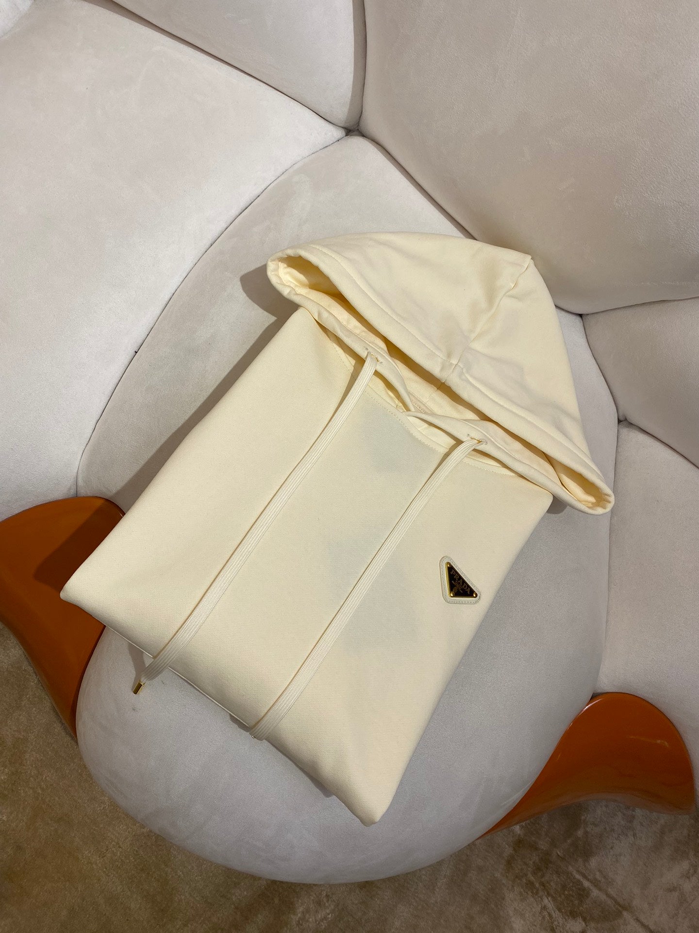 체인2호 / PRADA 프라다 삼각 후드 후드
