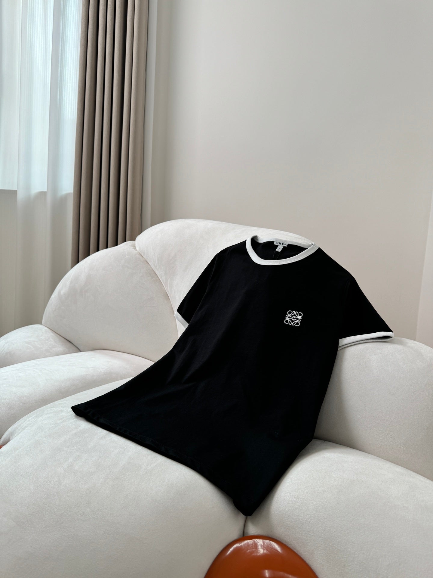 체인2호 / LOEWE 로이웨이 로고 반팔 티셔츠