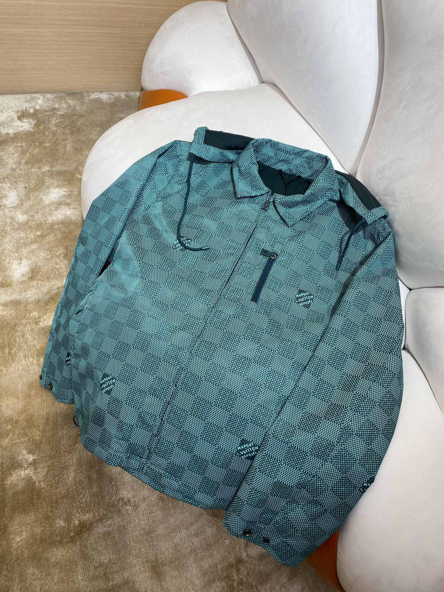 체인2호 /LV 자카드 후드 코트