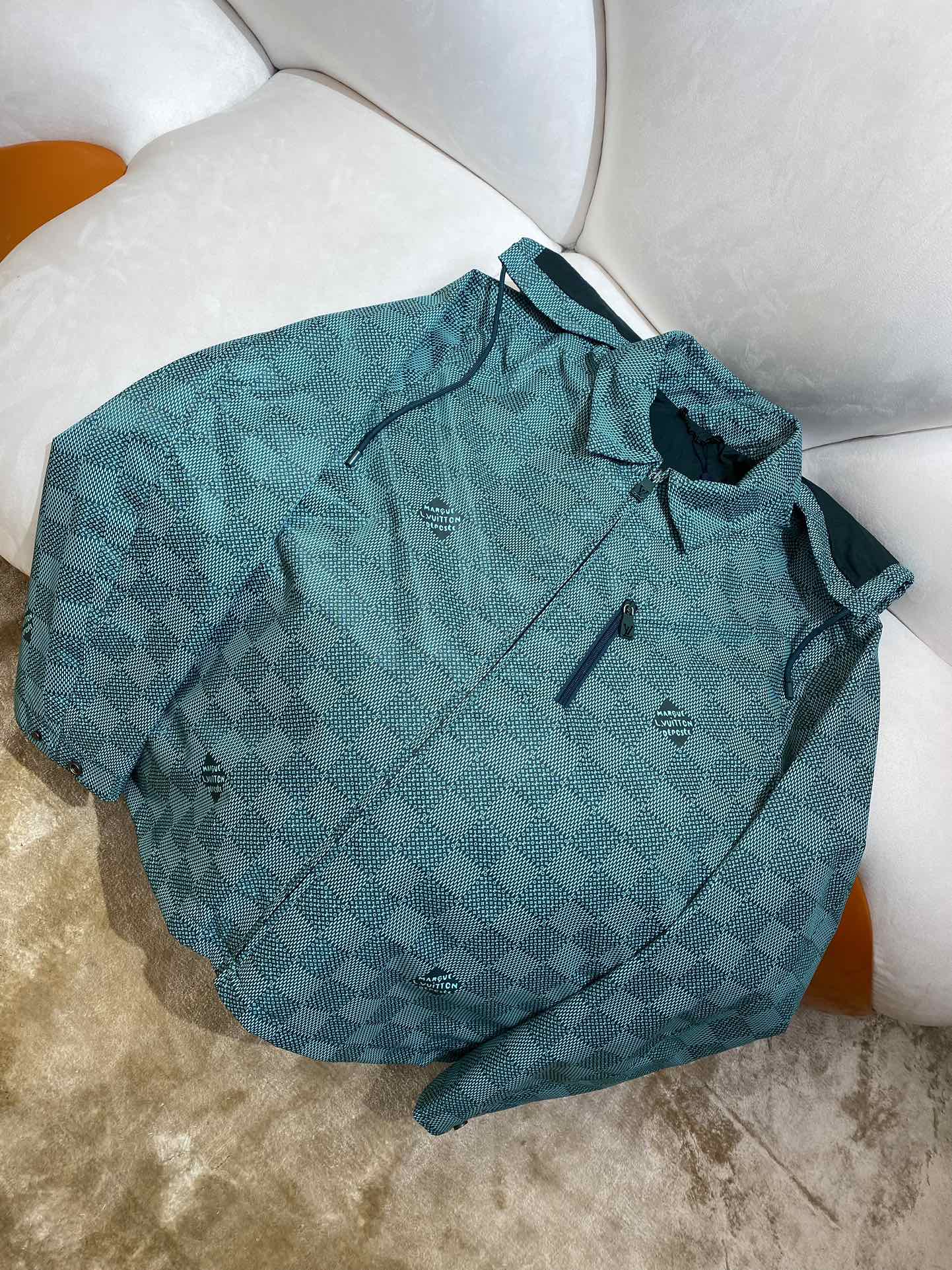 체인2호 /LV 자카드 후드 코트