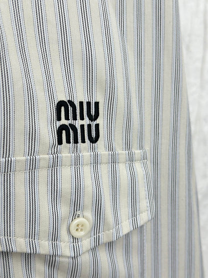 체인2호 / MIUMIU 24ss 자수 스트라이프 긴팔 셔츠