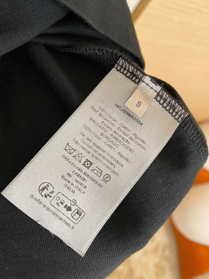 체인2호 / 디올 돌섬 자수 반팔 티셔츠