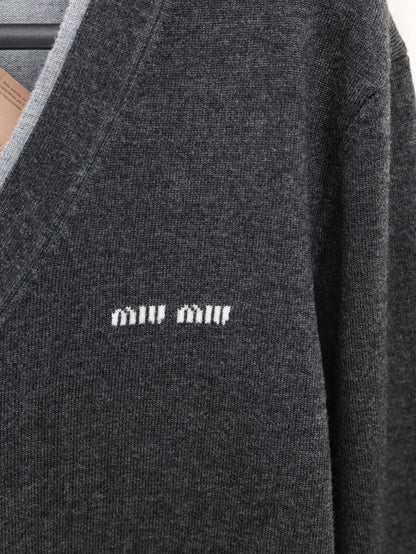 체인2호 / MIUMIU 브이넥 트위드 가디건