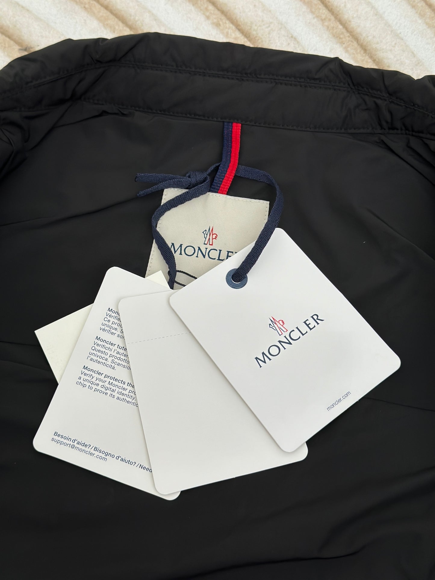 체인2호 /Moncler 24 신규 로고 코트