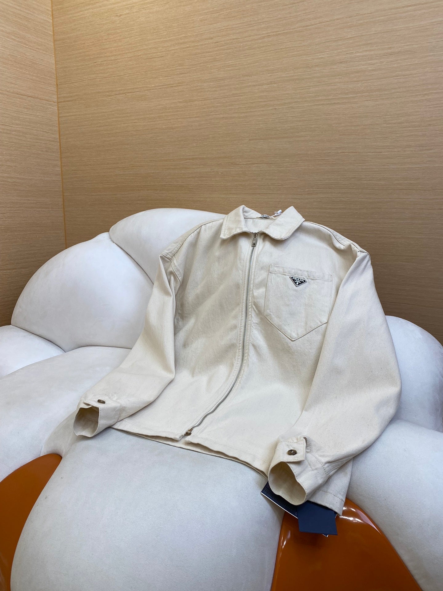 체인2호 / 프라다 삼각 재킷