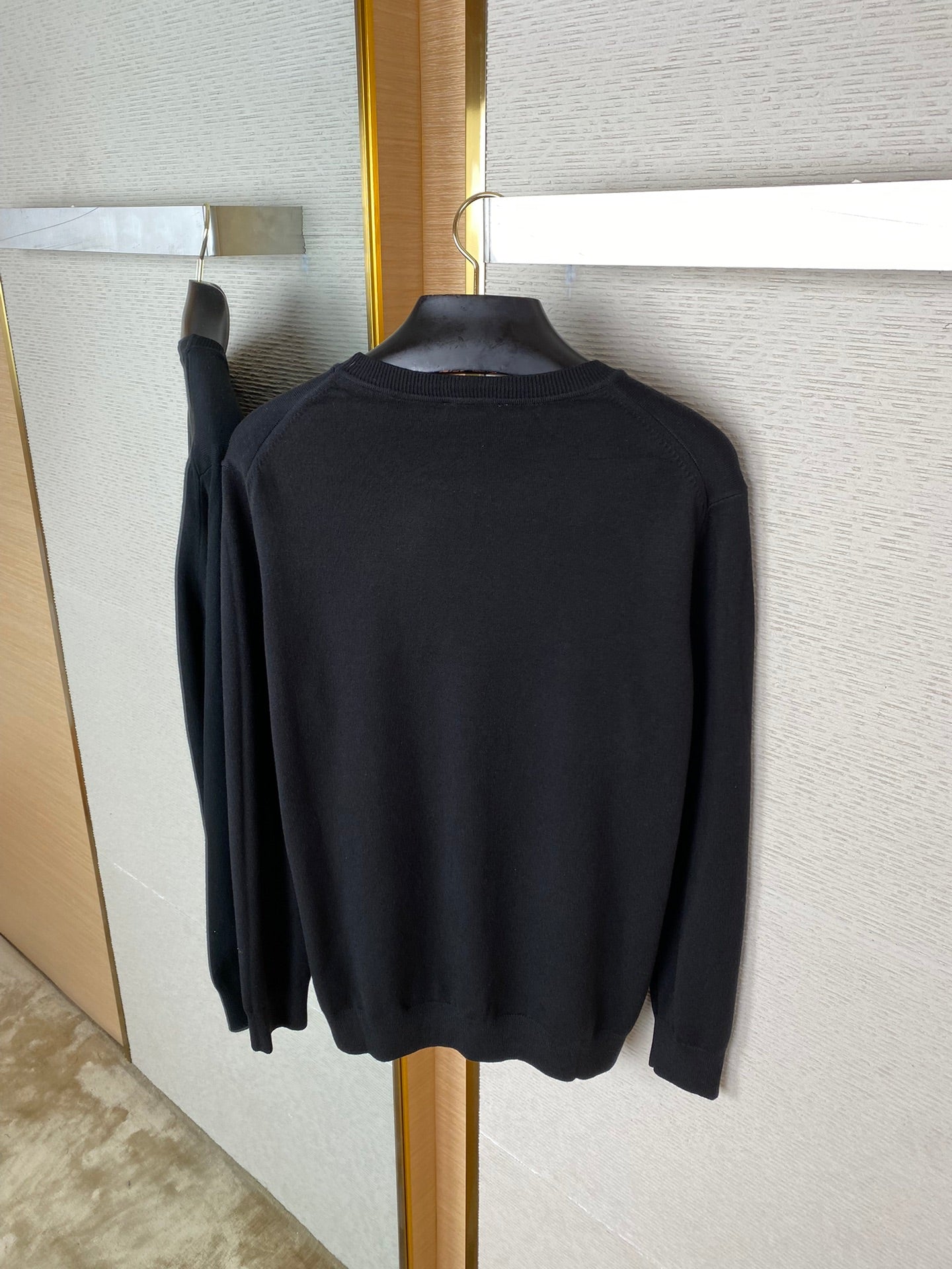 체인2호 / 프라다 자수 스웨터