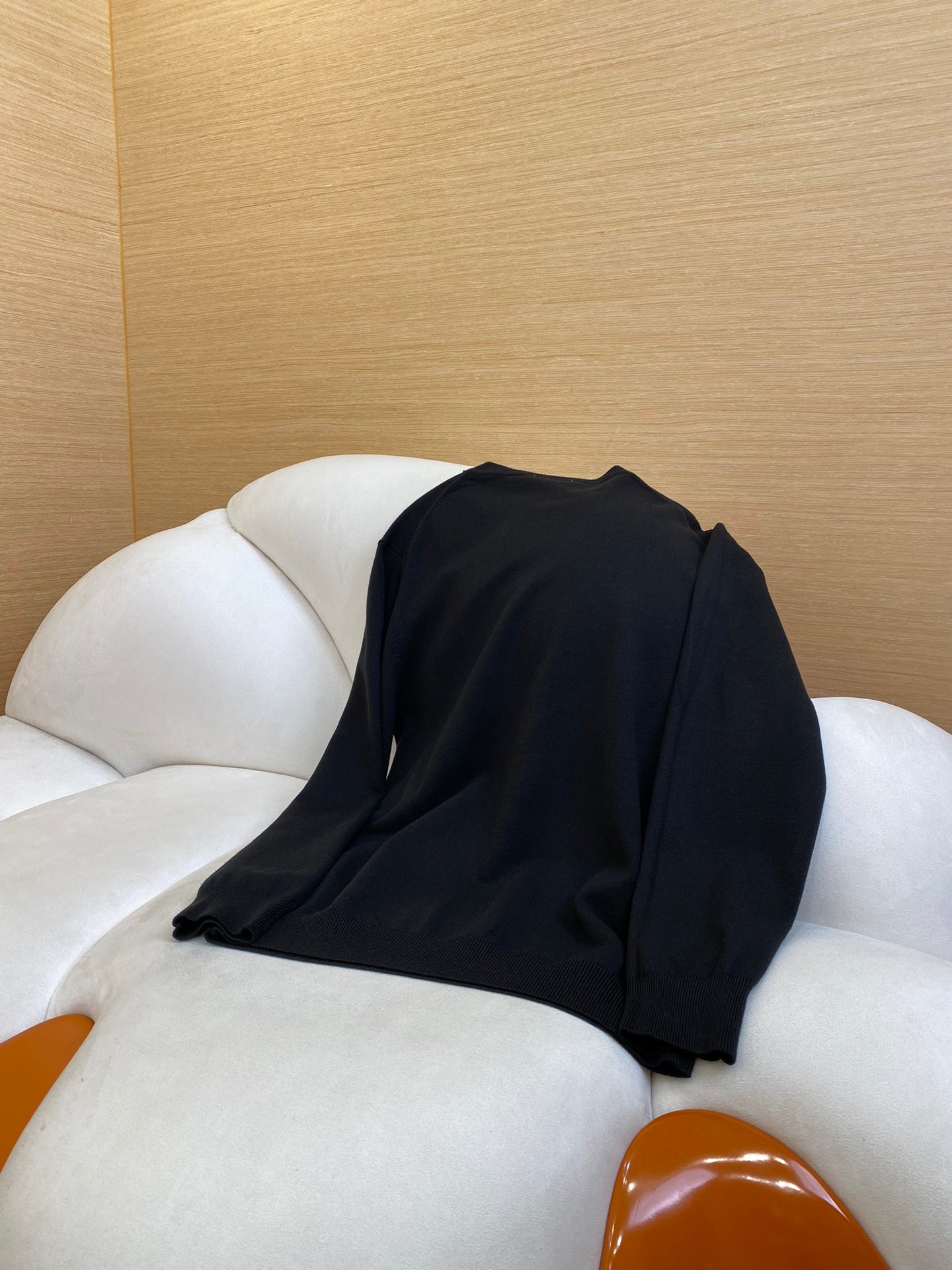 체인2호 / 프라다 자수 스웨터