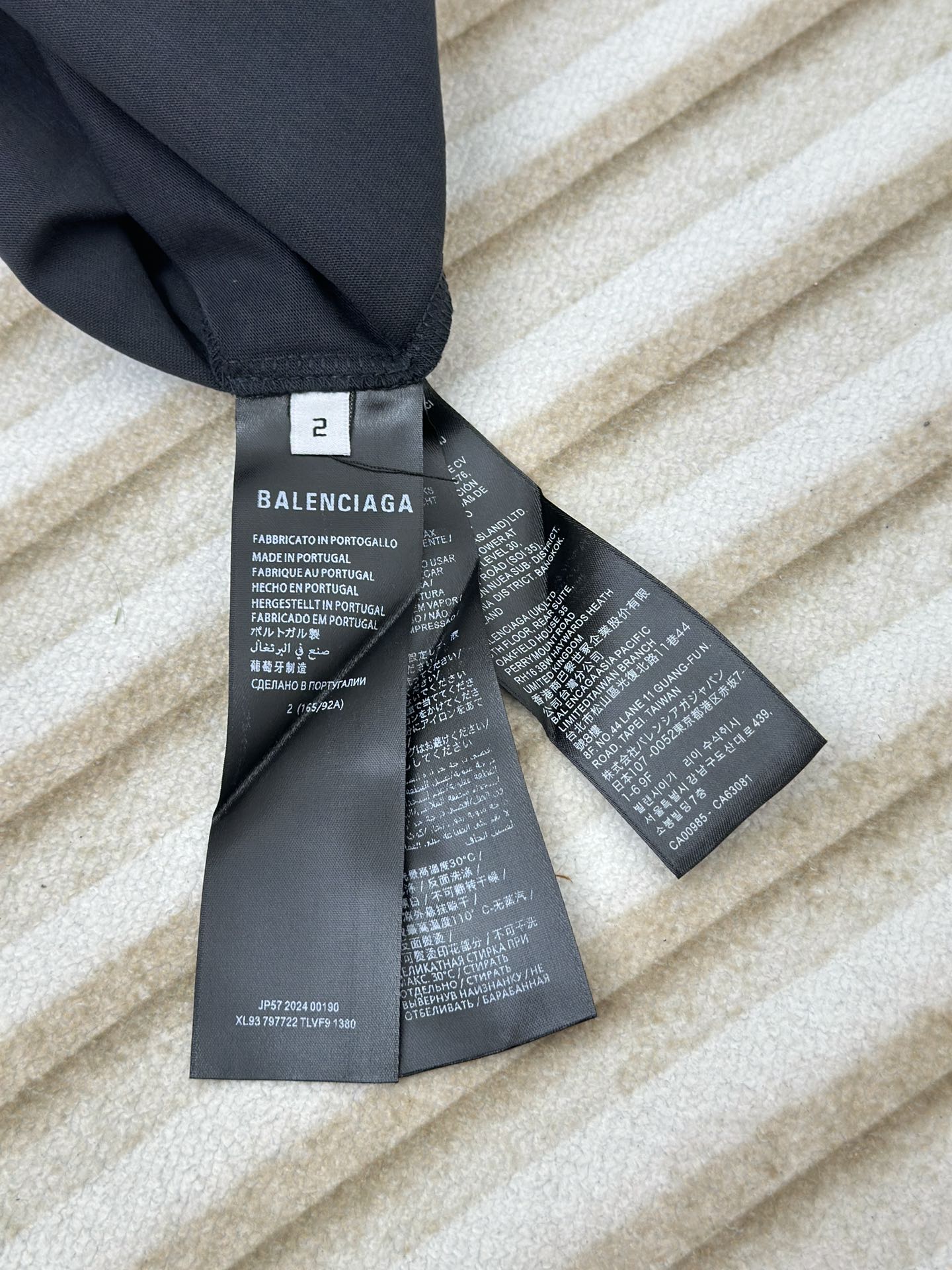 체인2호 /Balenciag 파열 프린트 반팔 티셔츠