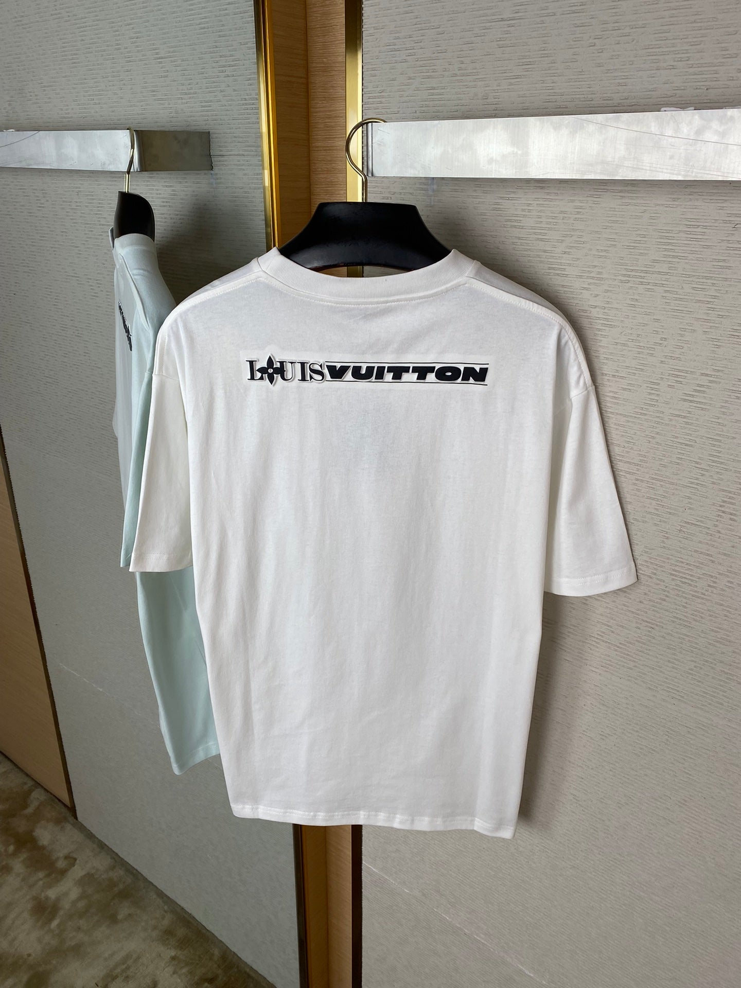 체인2호 /LV 니트 엠보 라운드 티셔츠