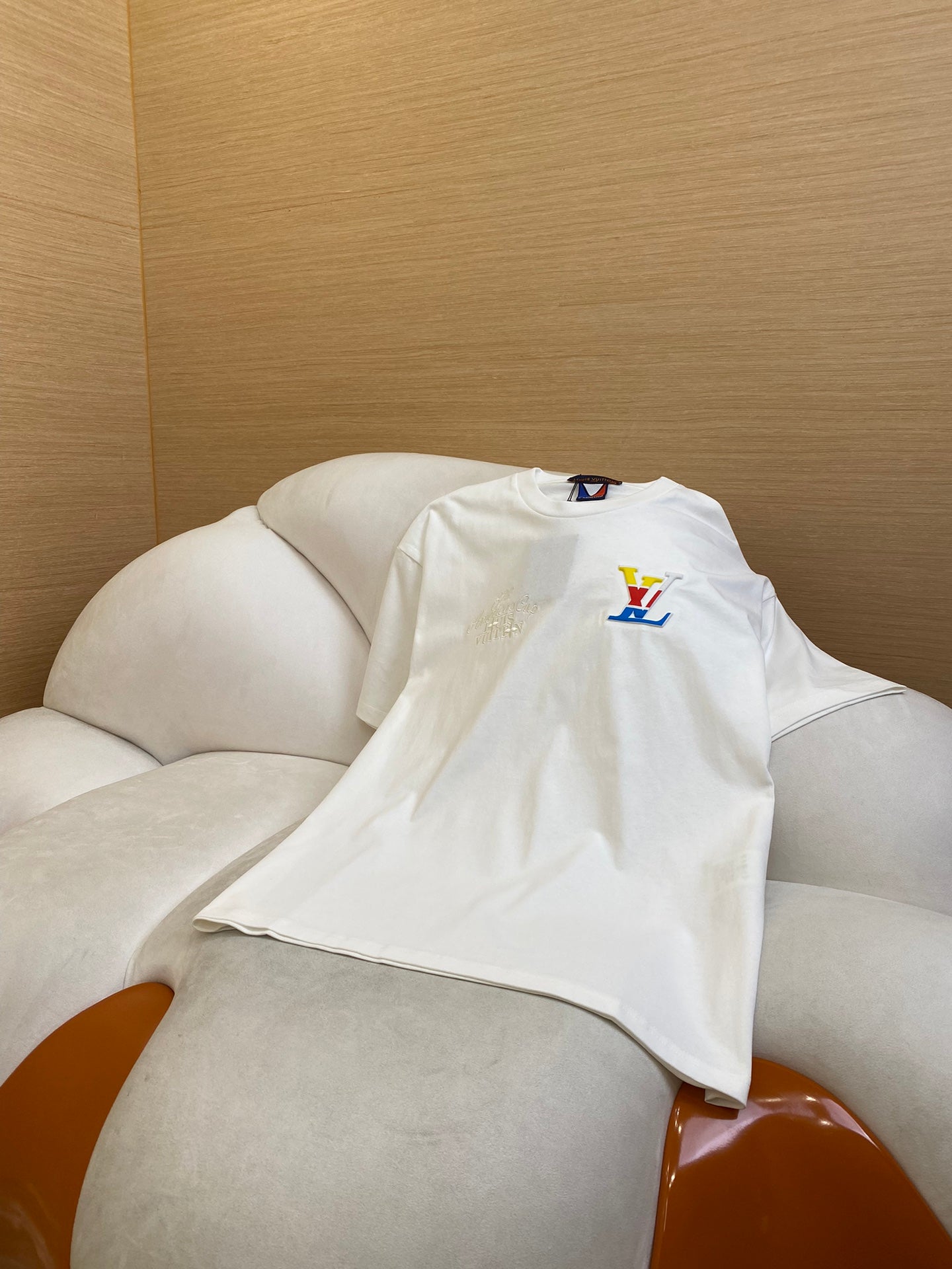 체인2호 /LV 니트 엠보 라운드 티셔츠
