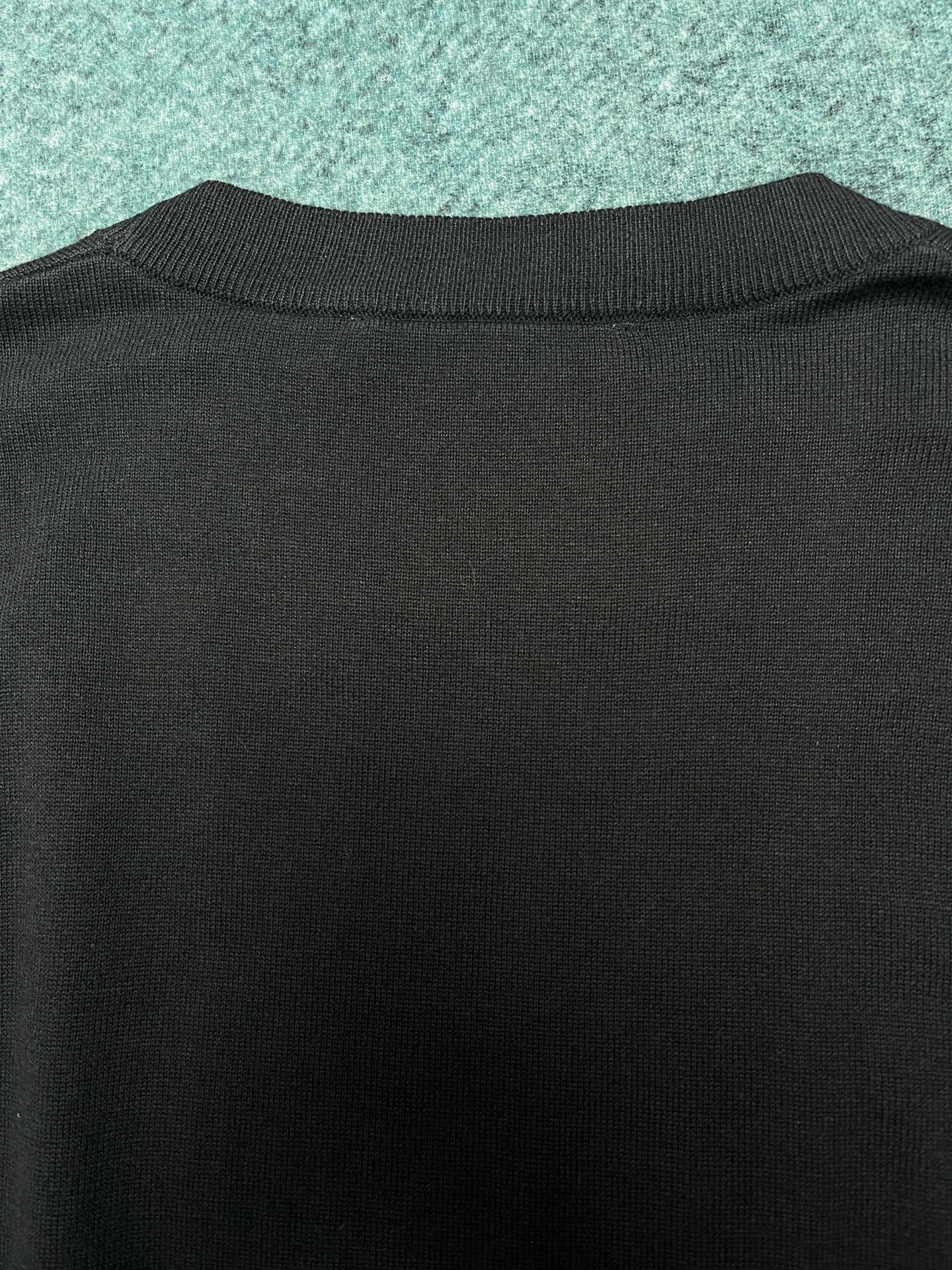 타일공장/루이비통 24ss 봄여름 신상 반팔 면 라운드 셔츠 블랙