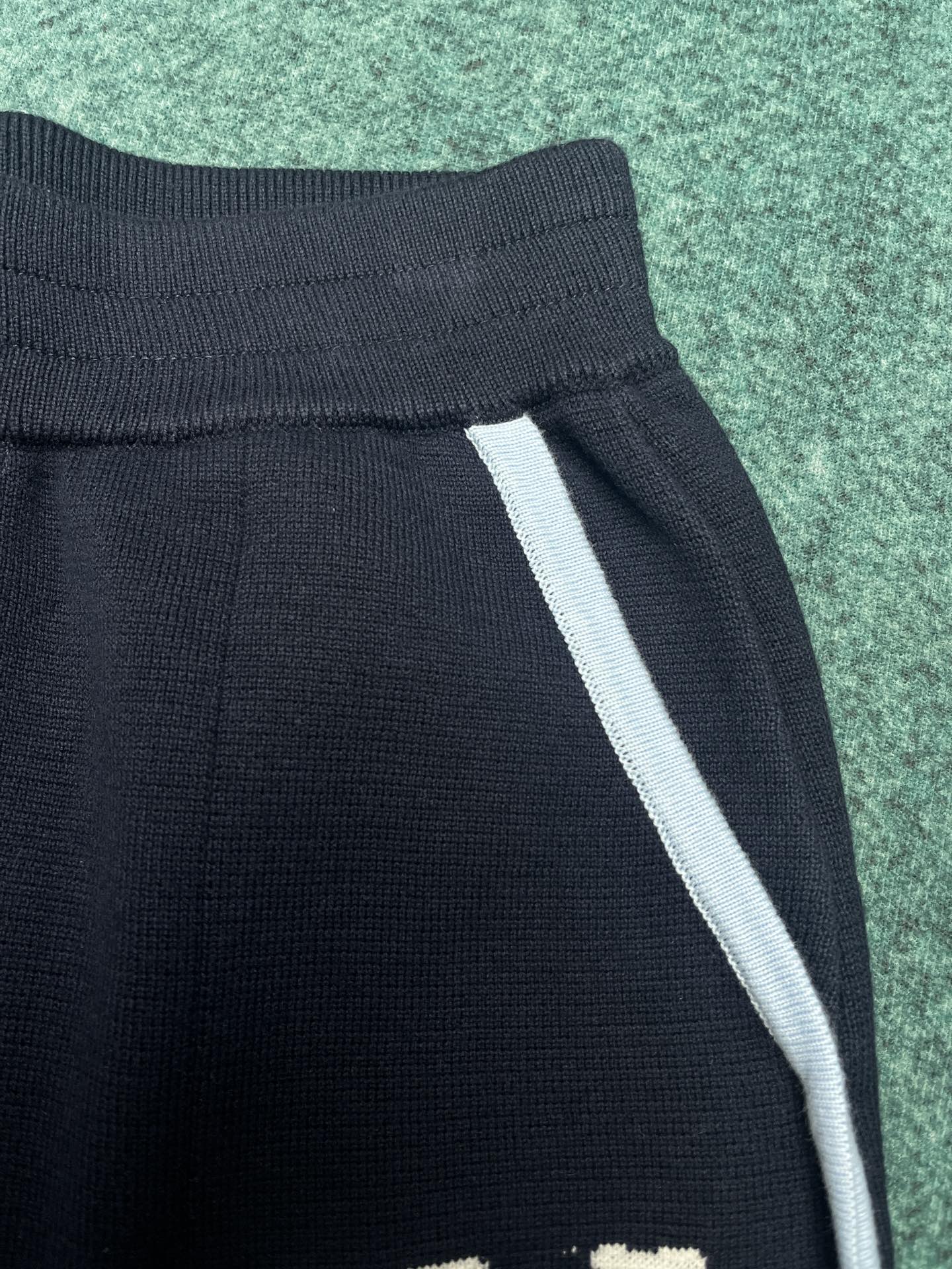 타일공장/루이비통 24ss 봄여름 신상 반바지 면 울 니트