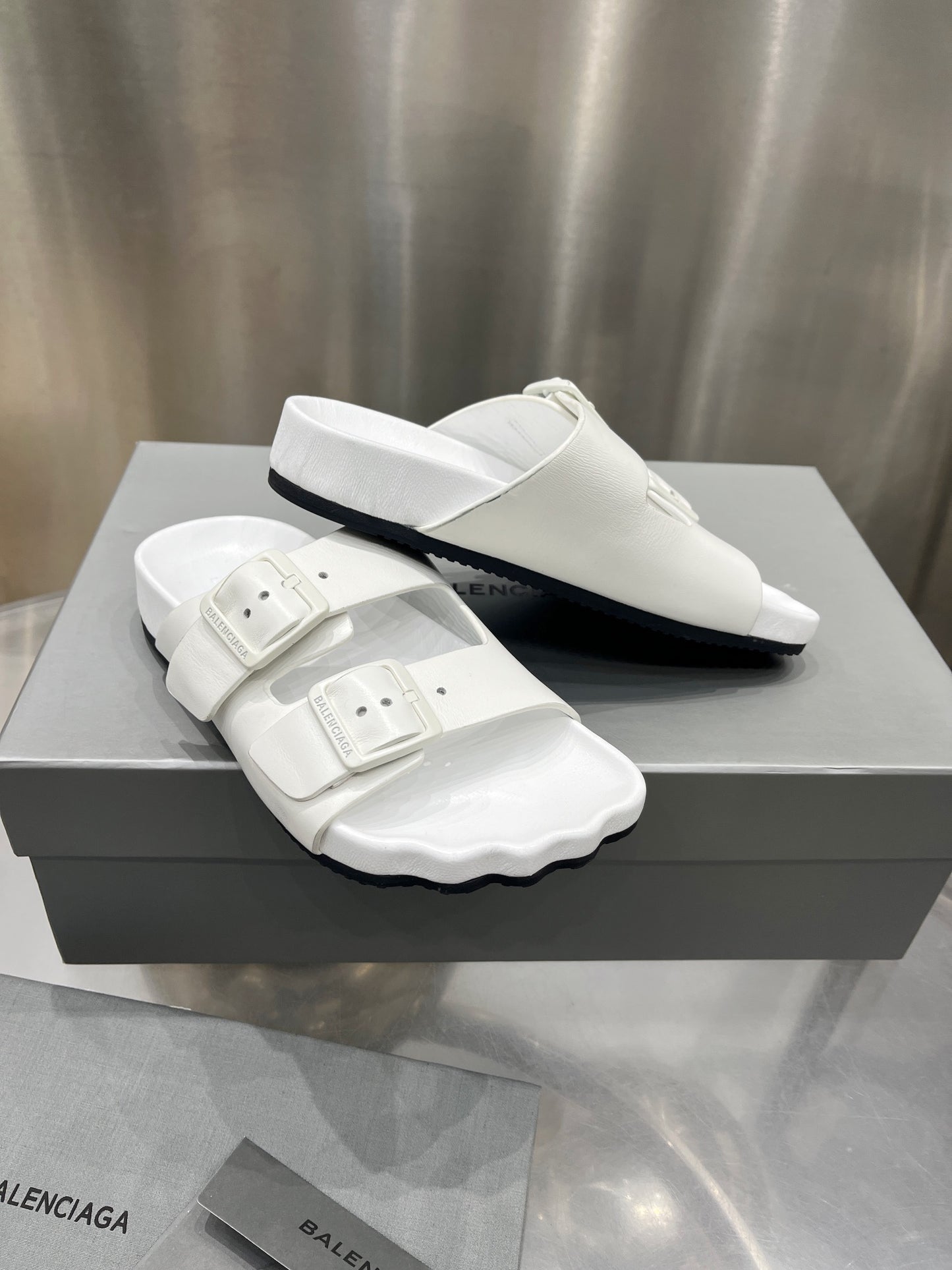 빙 셀러/BALENCIAGA 슬리퍼