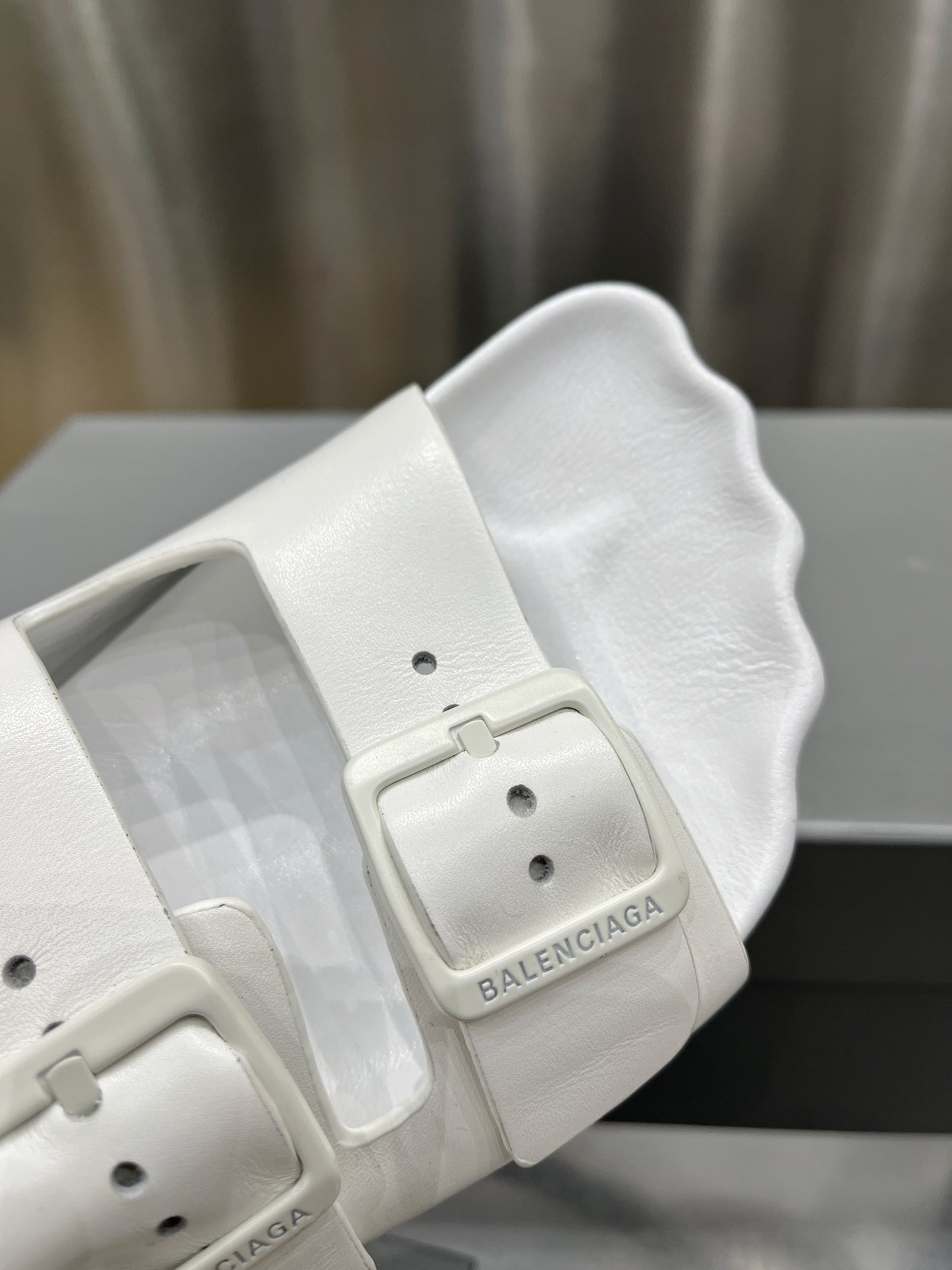 빙 셀러/BALENCIAGA 슬리퍼