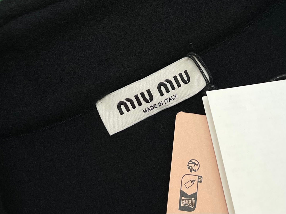R공장 셀러/미우미우 기모 스웨터