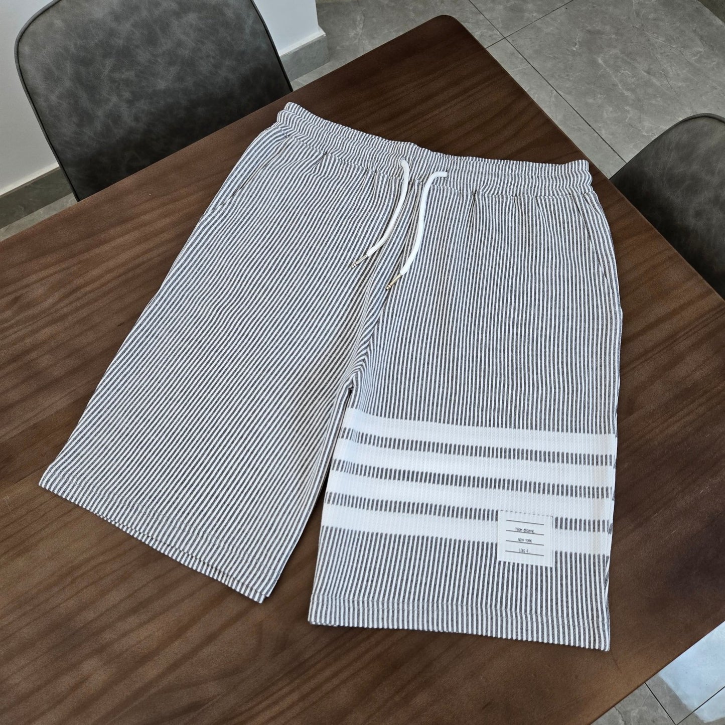 GTR/톰브라운 남성 세로줄 반바지