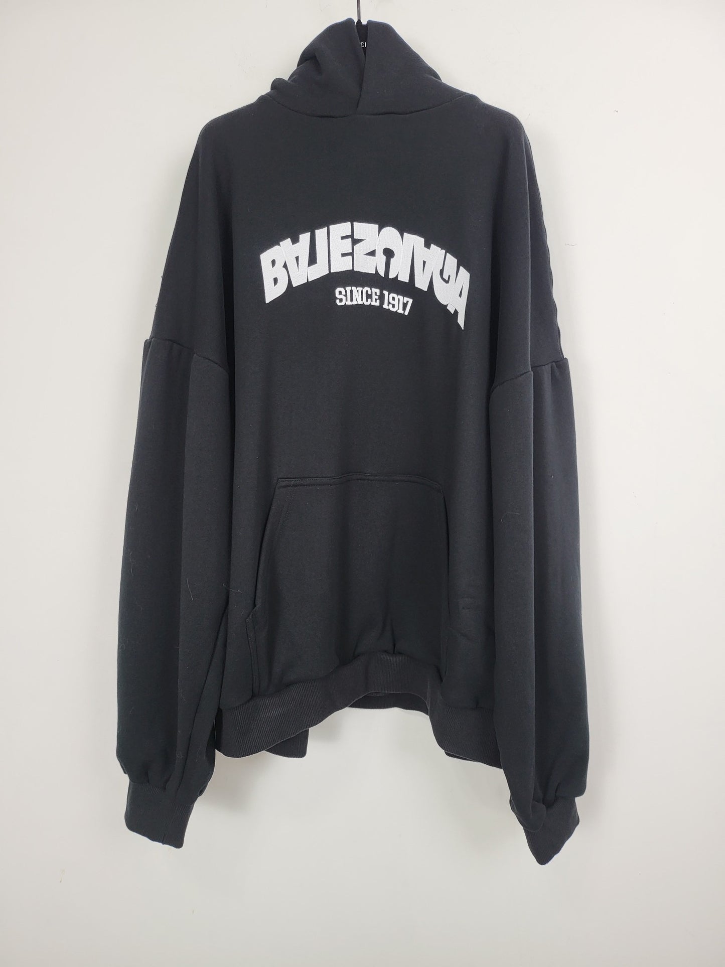 GTR/발렌시아가 남성 자수 후드