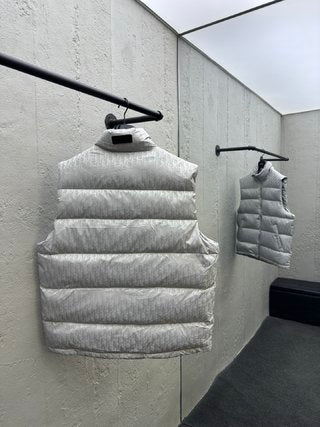 체인2호/디올 남성 다크 로고 패딩 조끼
