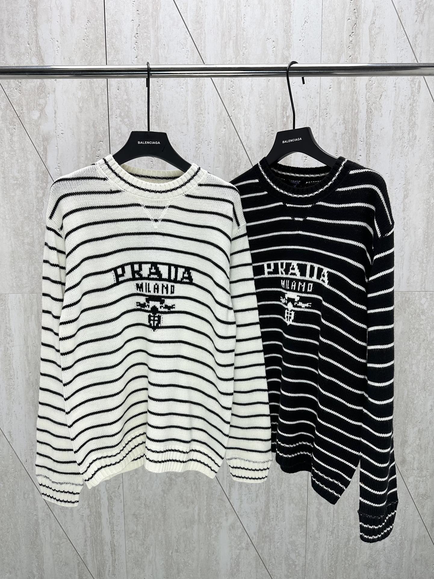 체인2호/프라다 남성 24Fw 라인 스웨터
