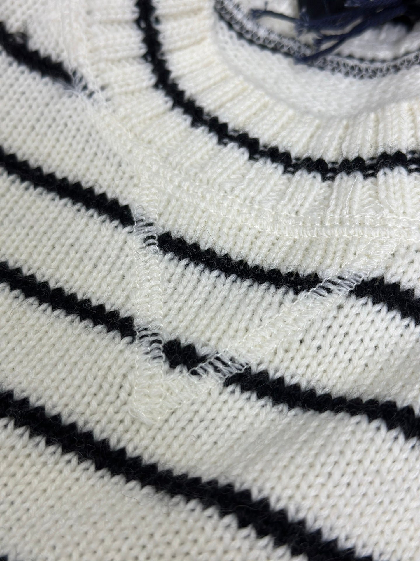 체인2호/프라다 남성 24Fw 라인 스웨터
