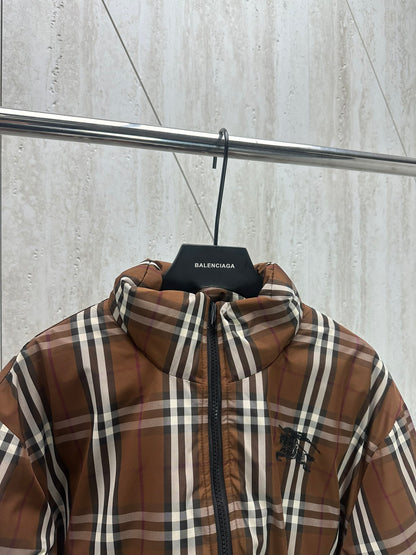 체인2호/버버리 여성  24Fw 등 뒤 단풍 전마 체크 패딩