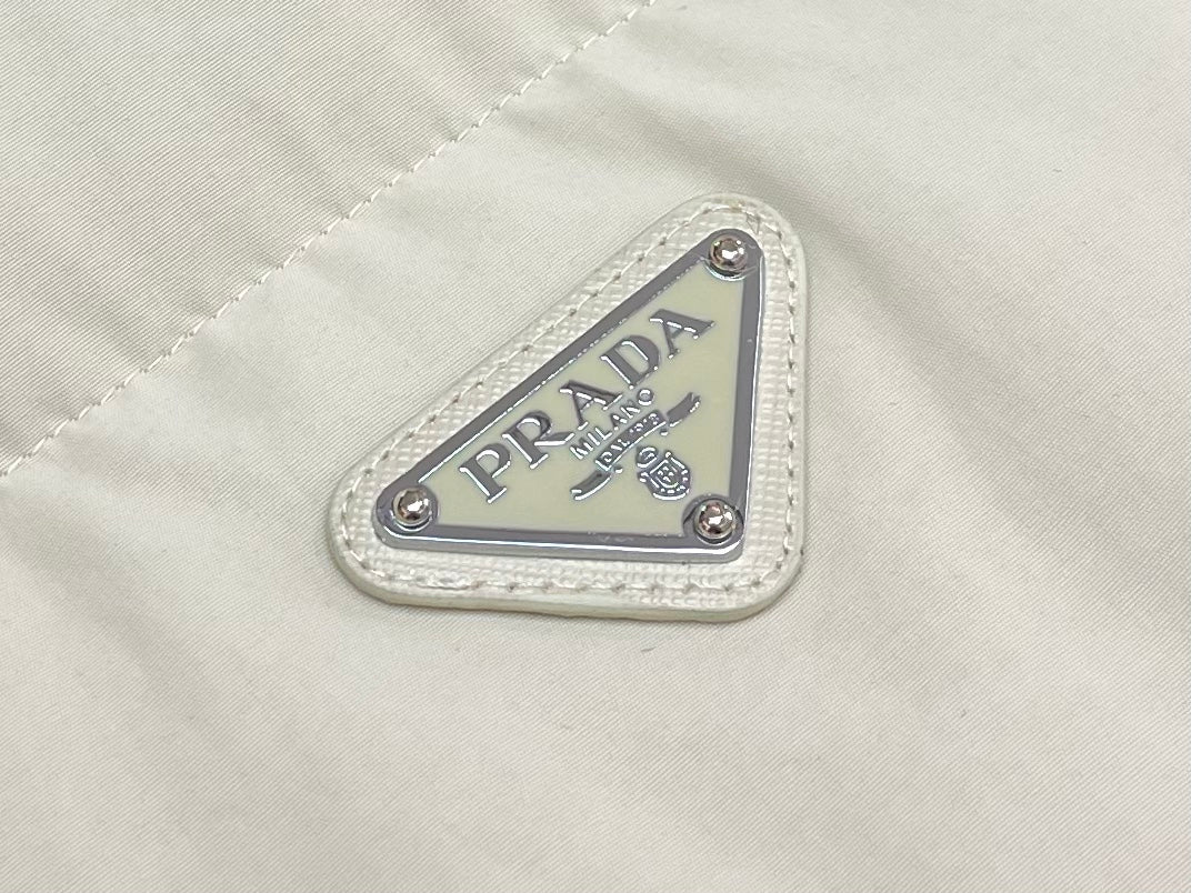 R공장 셀러/프라다 여성 패딩 조끼 외투