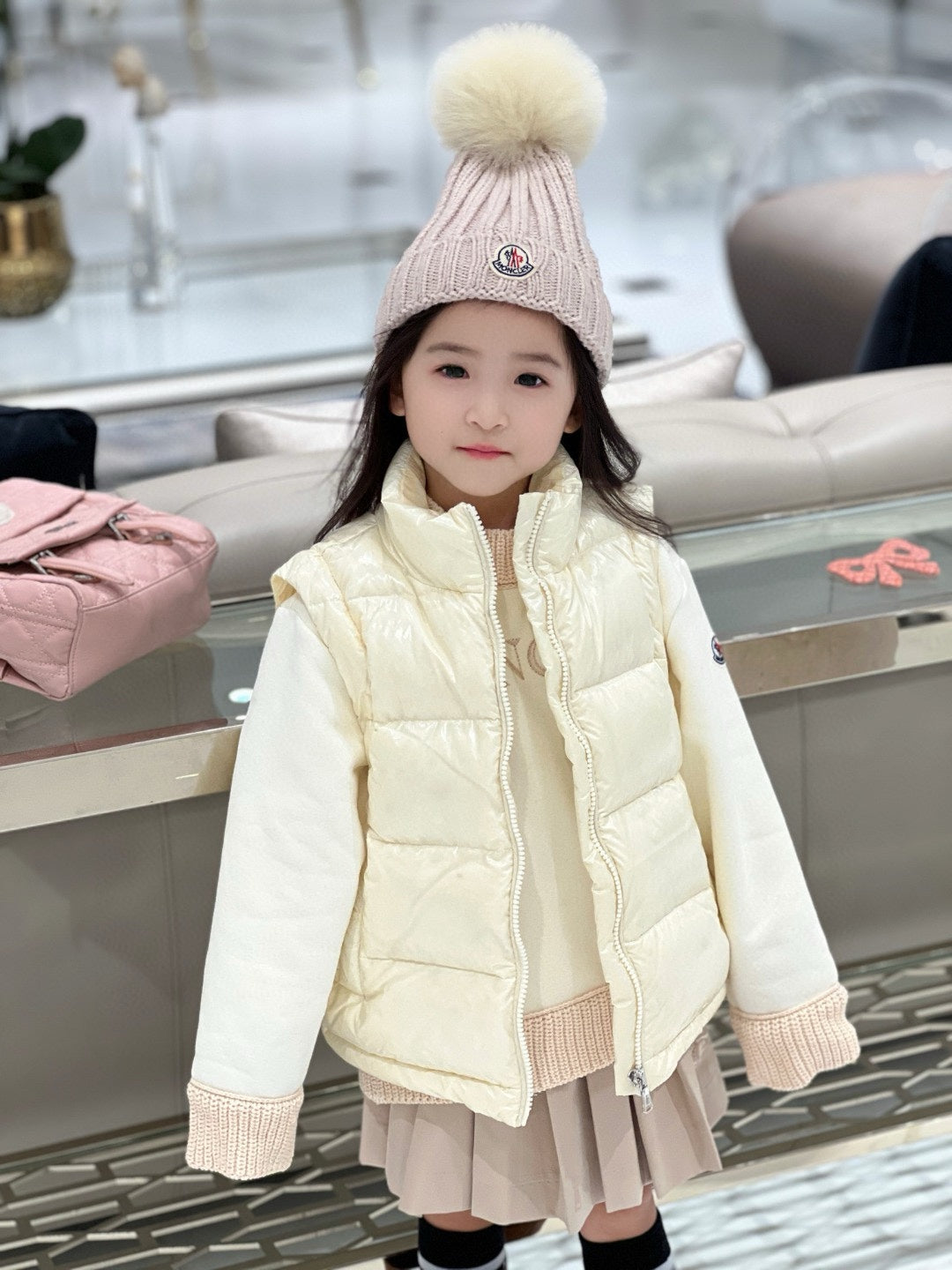 AA/몽*레어 여아 베이지색  조끼 패딩