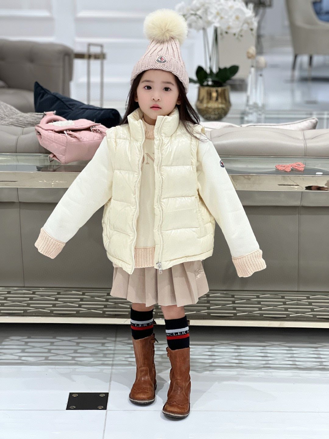 AA/몽*레어 여아 베이지색  조끼 패딩