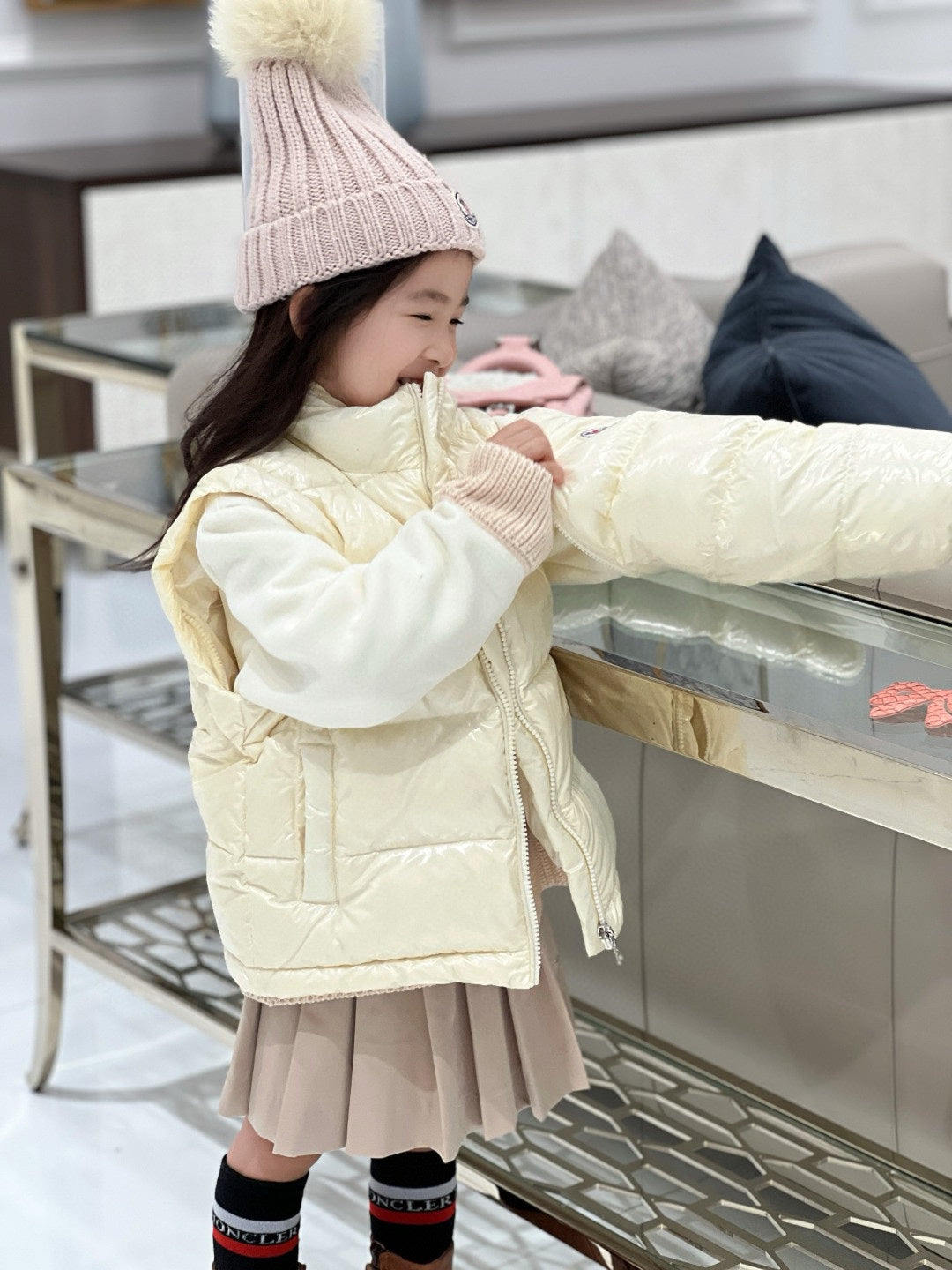 AA/몽*레어 여아 베이지색  조끼 패딩