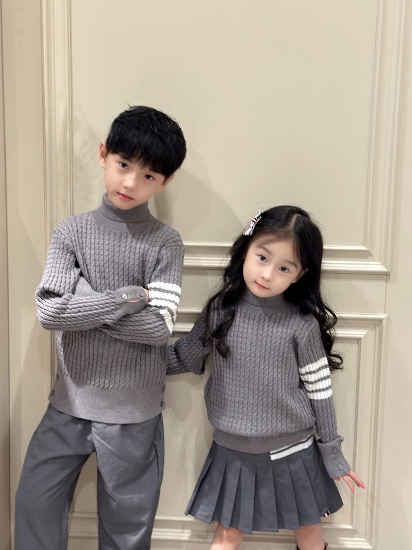 AA/톰브라운 아동 터틀넥 스웨터