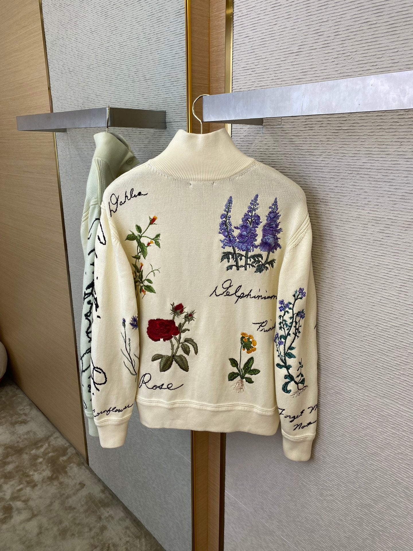 체인2호/디올 남여 자수 칼라 니트