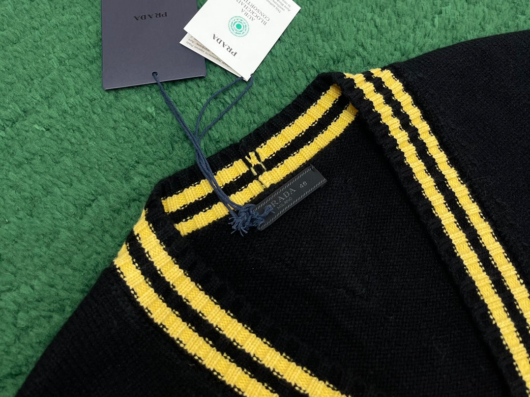 R공장 /프라다 남성 울 패치 카디건